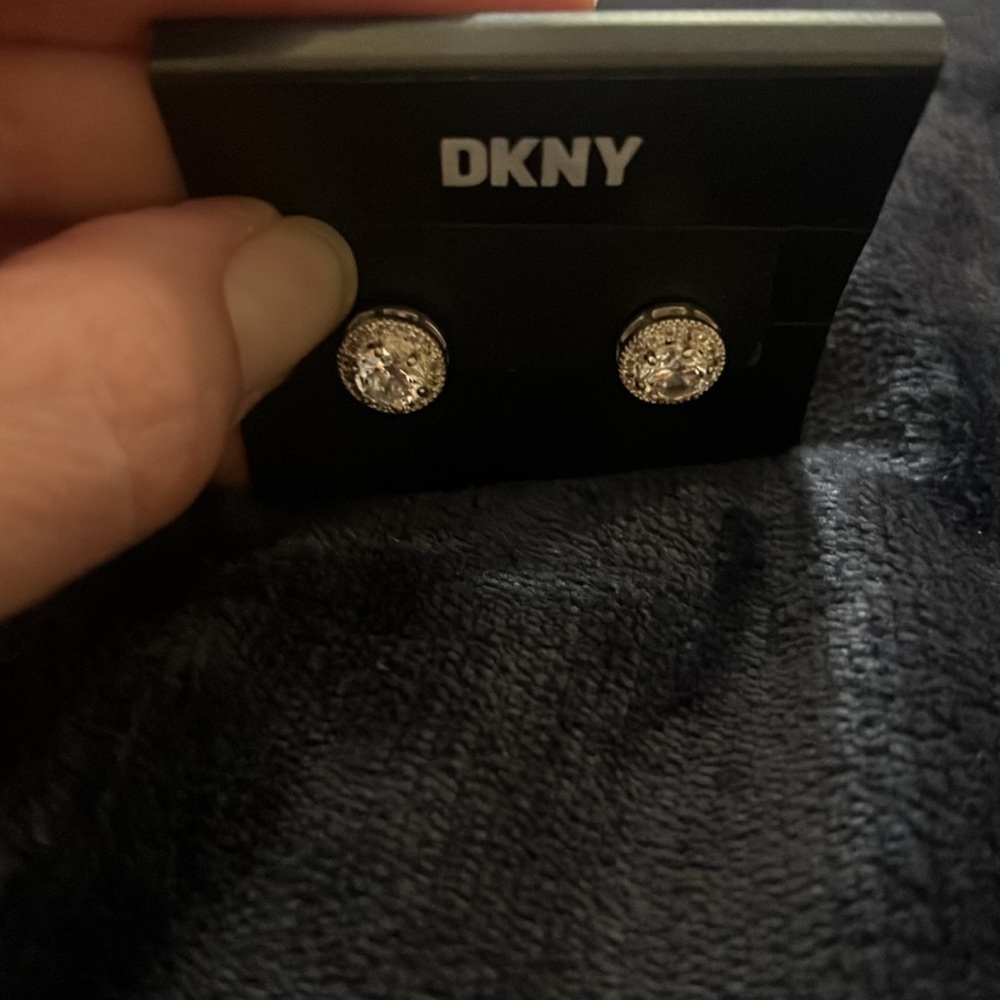 DKNY silver Stud earrings - Picture 4 of 5